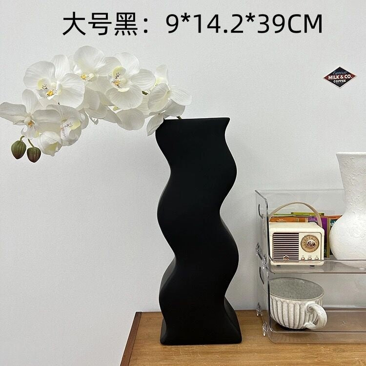 Wave ceramic vase simple nordic ornament chaozhou manufacturers wholesale second-hand niche design high-grade black and white flower arrangement