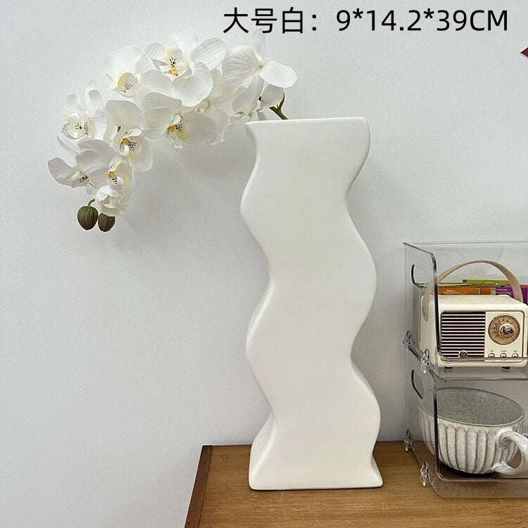 Wave ceramic vase simple nordic ornament chaozhou manufacturers wholesale second-hand niche design high-grade black and white flower arrangement