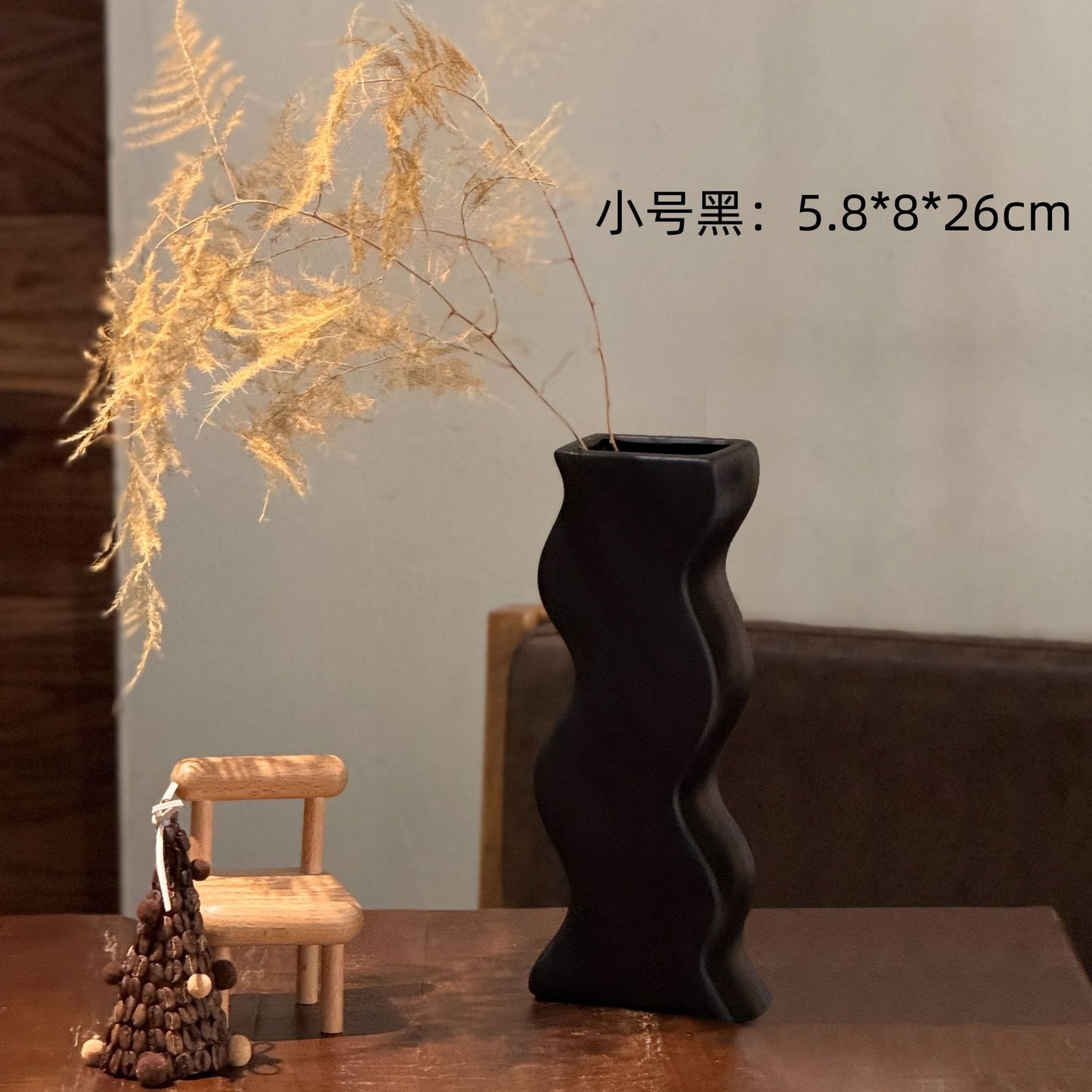 Wave ceramic vase simple nordic ornament chaozhou manufacturers wholesale second-hand niche design high-grade black and white flower arrangement