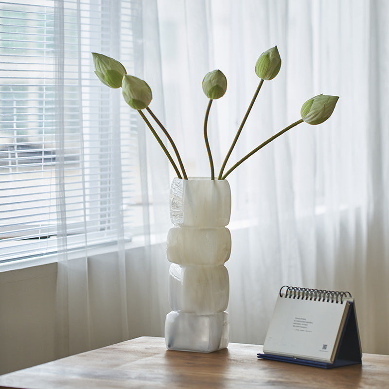 CUBITT GLASS VASE ORNAMENT