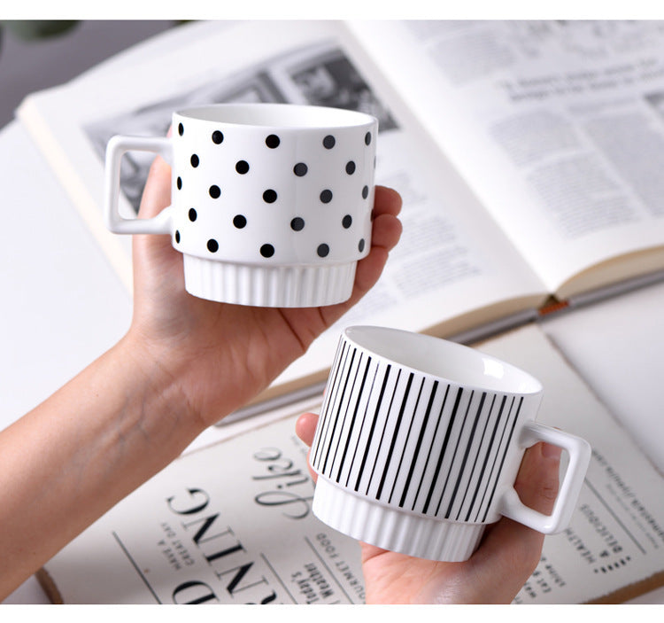 BLACK & WHITE CERAMIC STACKING CUPS